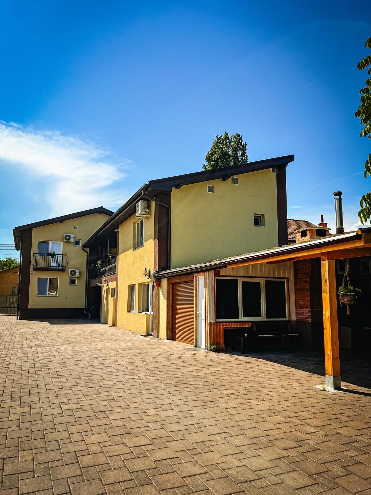 Pensiune Carpati Hunedoara Exterior photo