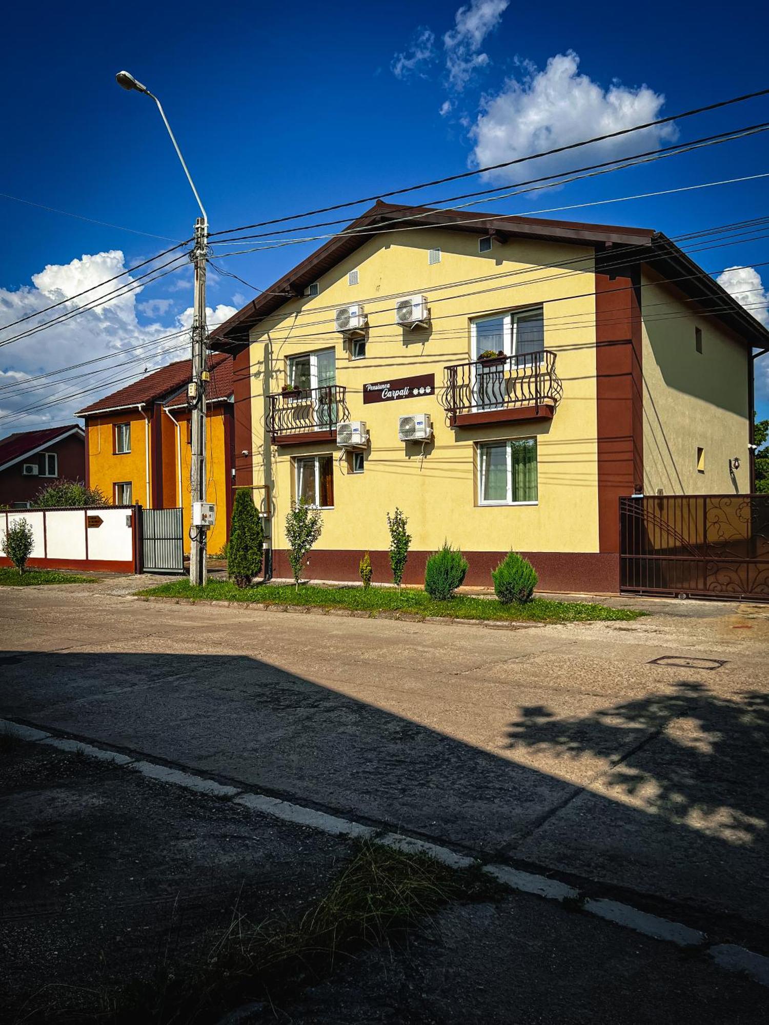 Pensiune Carpati Hunedoara Exterior photo